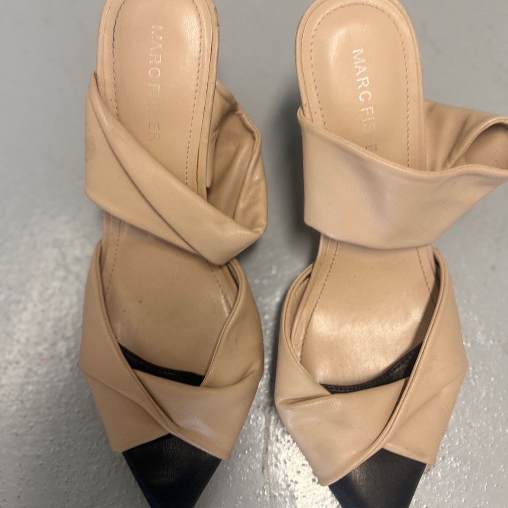 Marc Fisher Women's Beige and Black Heels